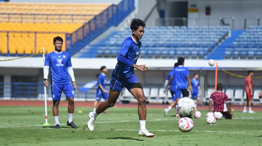 Jadwal dan Klasemen Liga 1: Persib vs PSS Sleman, Persija vs Semen Padang