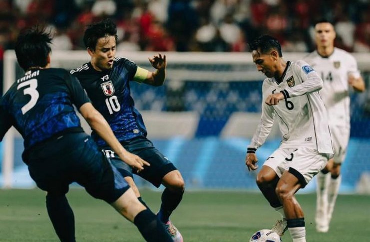 Kocak, Wataru Endo Sempat Tak Pecaya Nama Asli Beckham Putra Sebelum Tukar Jersey