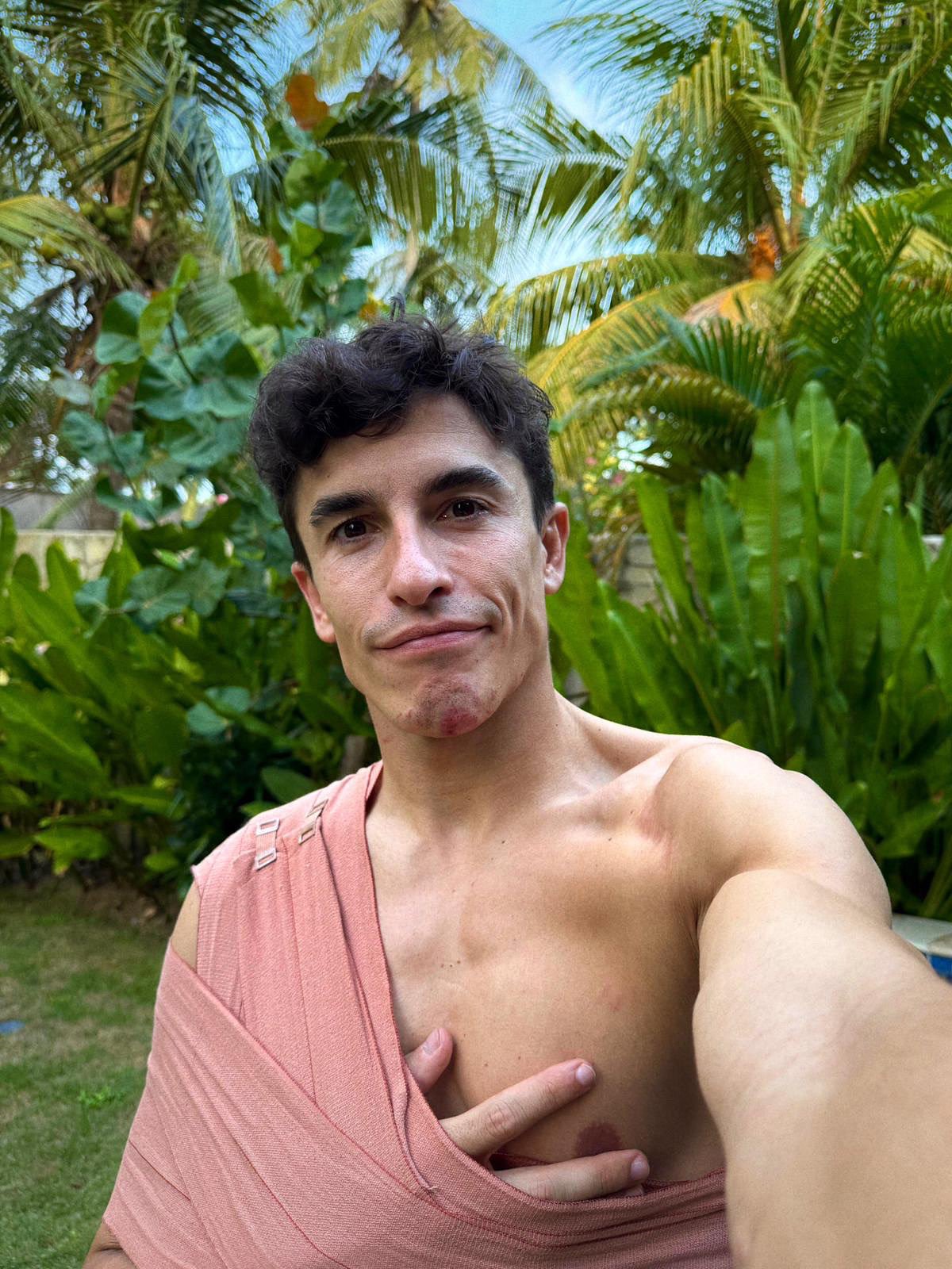 Berangkat ke Madrid, Marc Marquez Kasih Pesan kepada Fans soal Marco Bezzecchi