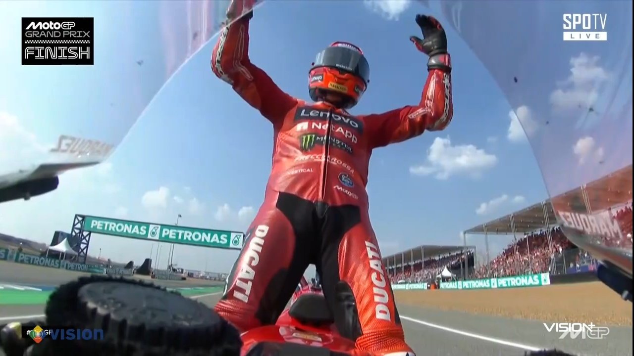 Hasil MotoGP Thailand: Sempat Disalip Sang Adik, Marc Marquez Tak Tertahan Rebut Juara di MotoGP Thailand