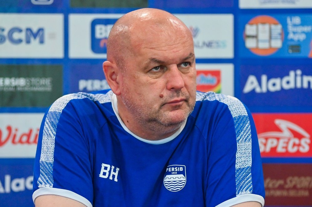 Punya 3 Bek Tangguh, Bojan Hodak Justru Ingin Benahi Pertahanan Persib