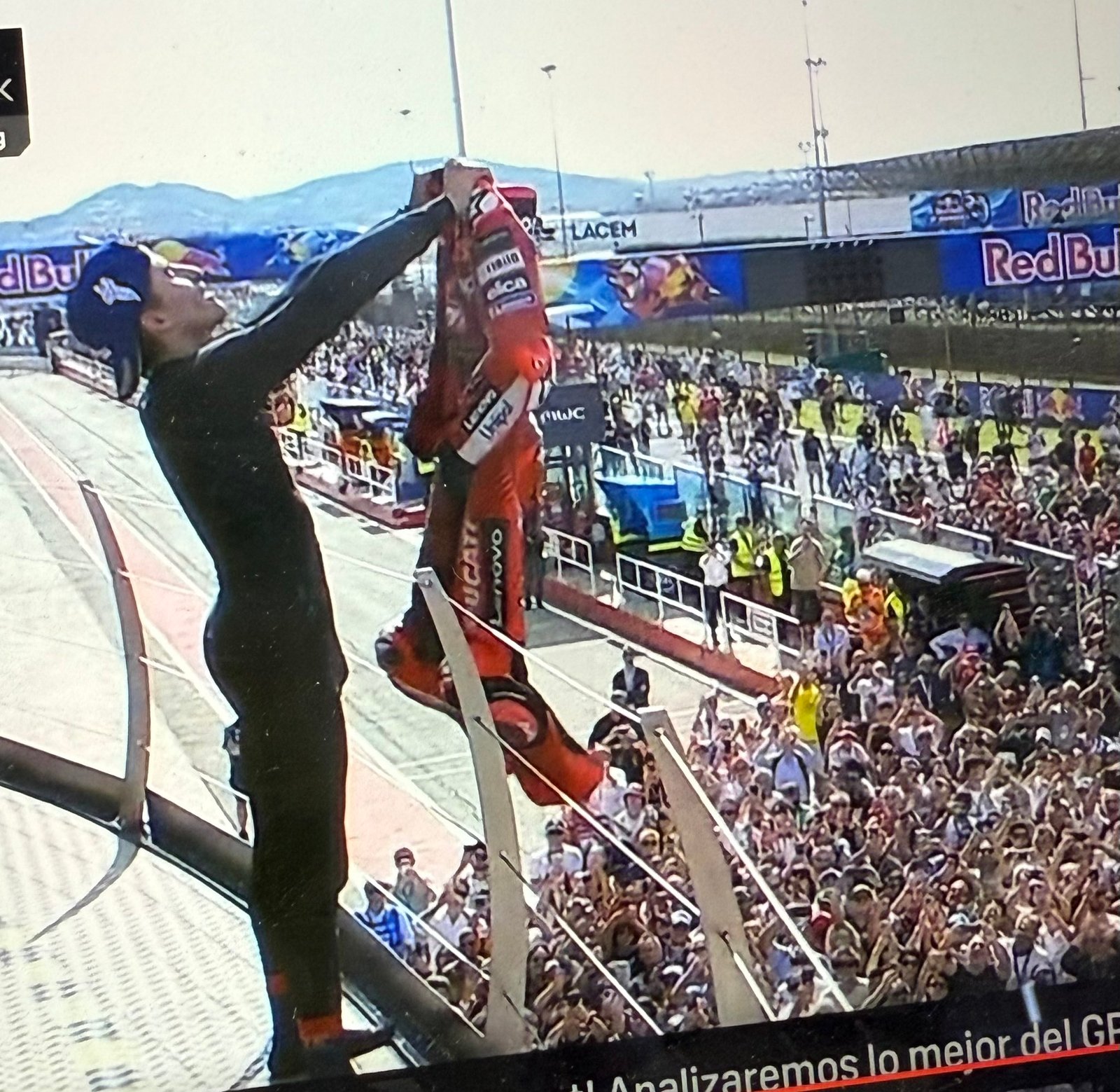 Hasil MotoGP San Marino: Seperti Balas Dendam, Marc Marquez Asapi Marco Bezzecchi untuk Rebut Juara