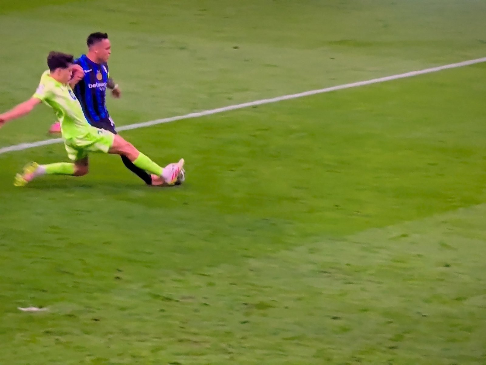 Arsene Wenger Saja Ngamuk Lihat Kesalahan Wasit VAR Kasih Inter Milan Penalti Lawan Barcelona