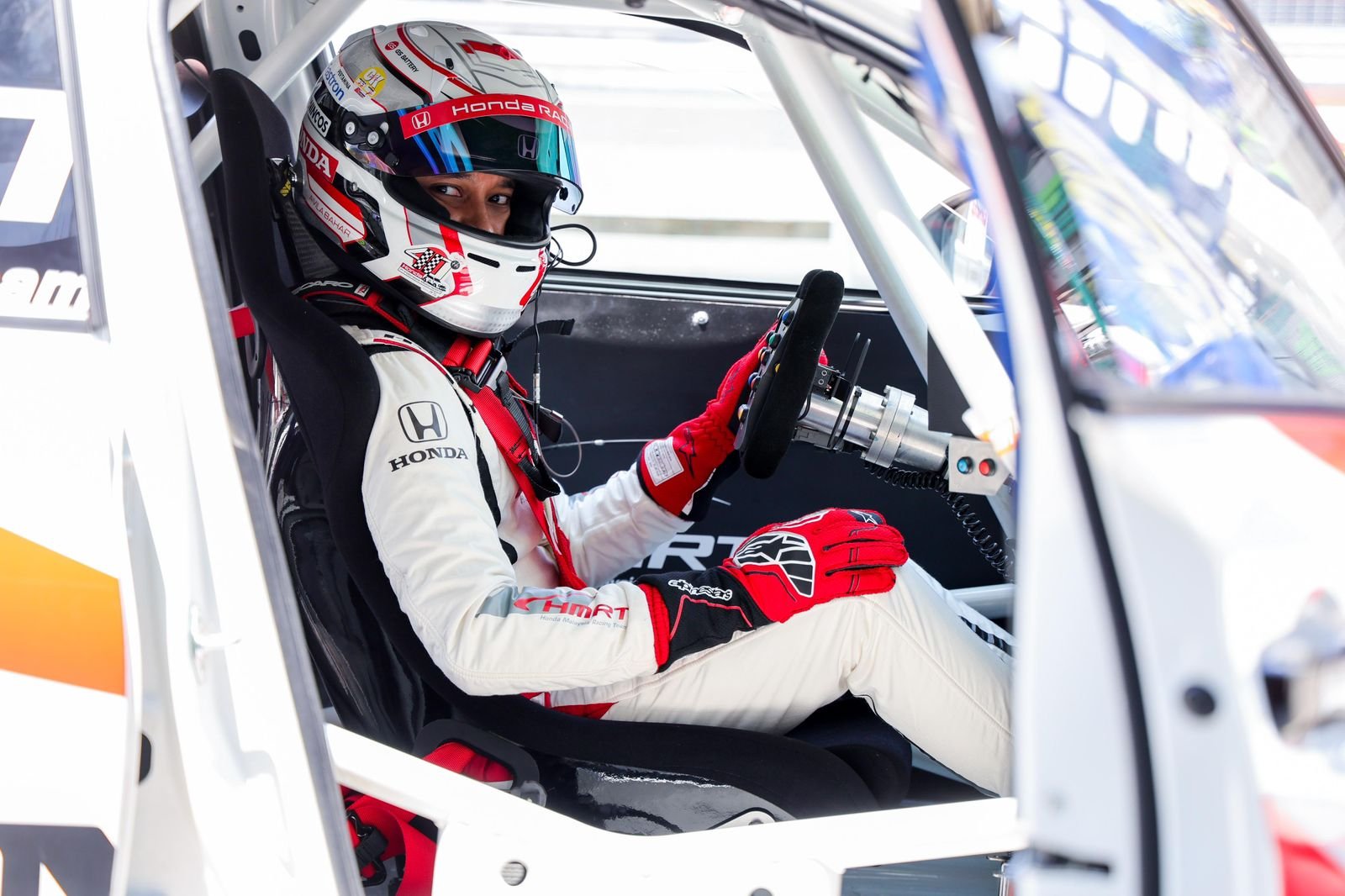 Menggapai Mimpi 300 KM di Sepang, Bersama Harapan dan Doa