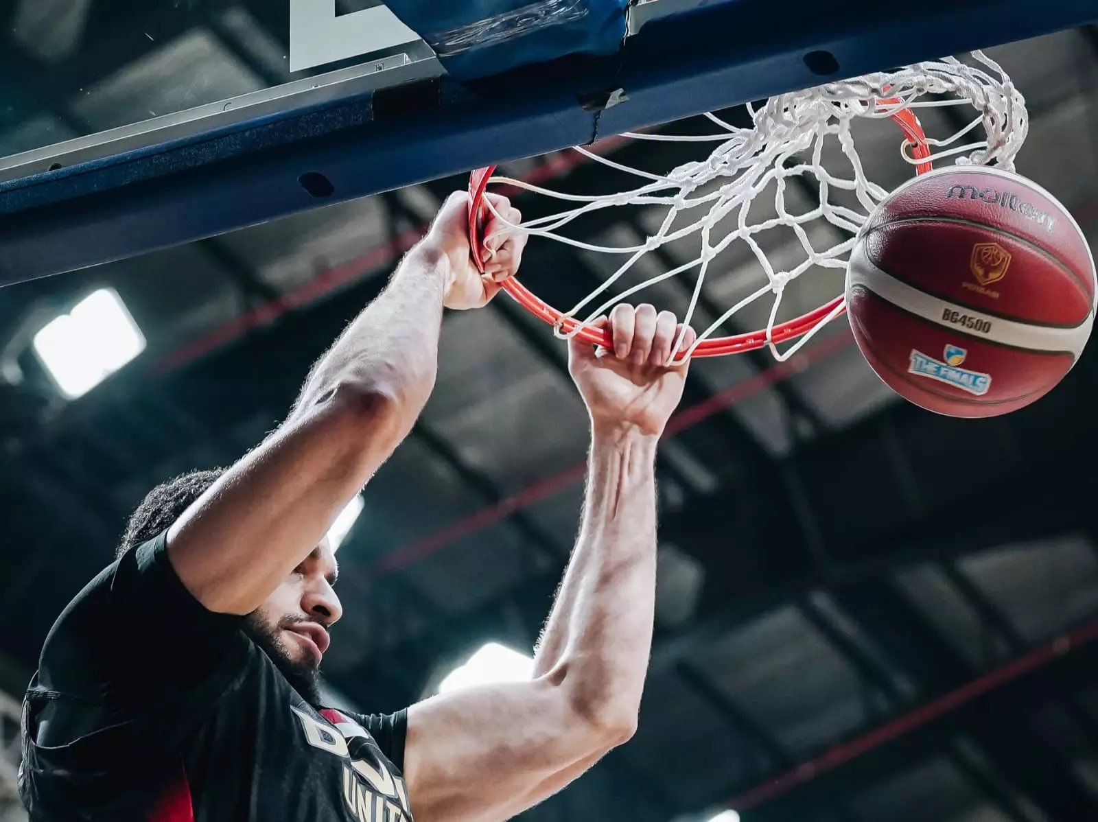 Hasil IBL 2025: Seru, Dewa United Paksa Pelita Jaya Mainkan Game 3 Final