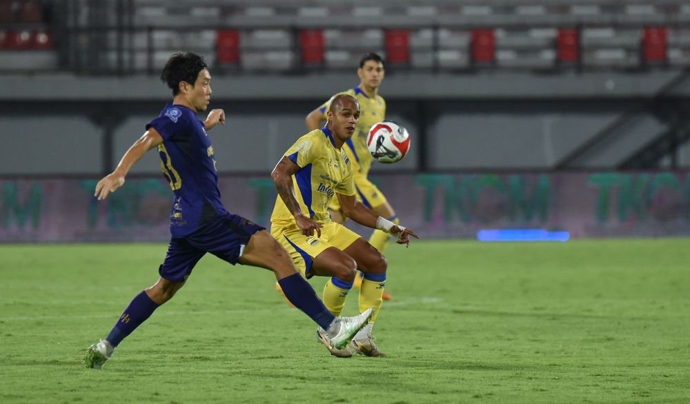 Hasil dan Klasemen Super League: Luciano Gagal Eksekusi Penalti, Persib Takluk Lawan Persita 1-2